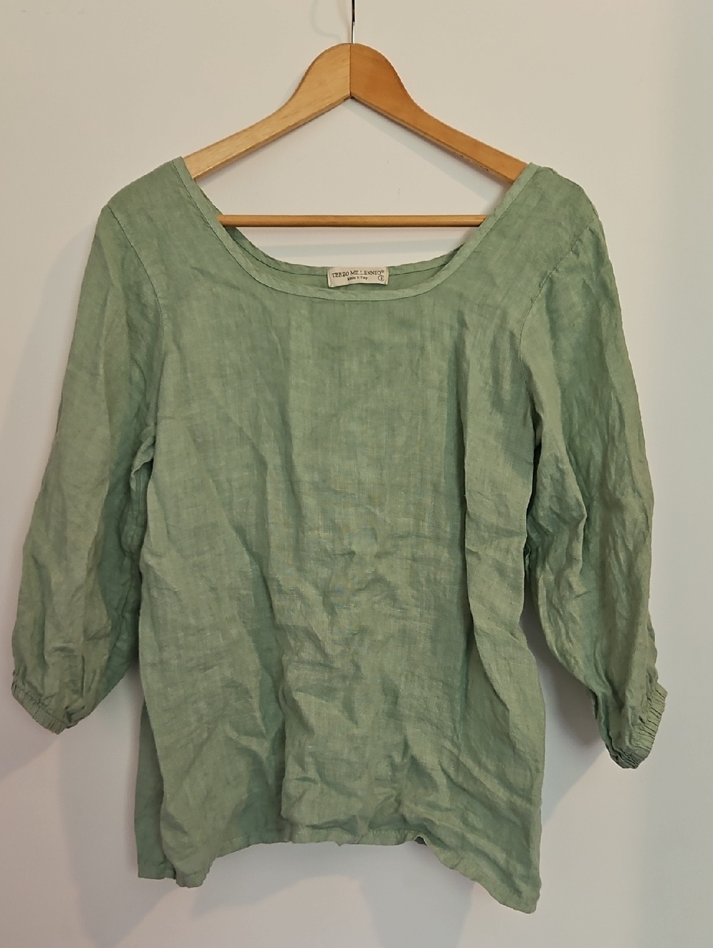 Soft Sage Linen Scoop-Neck Top